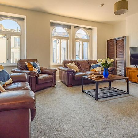 Castleview Coastal Comfort With 2 Parking Spaces Oystermouth Екстериор снимка