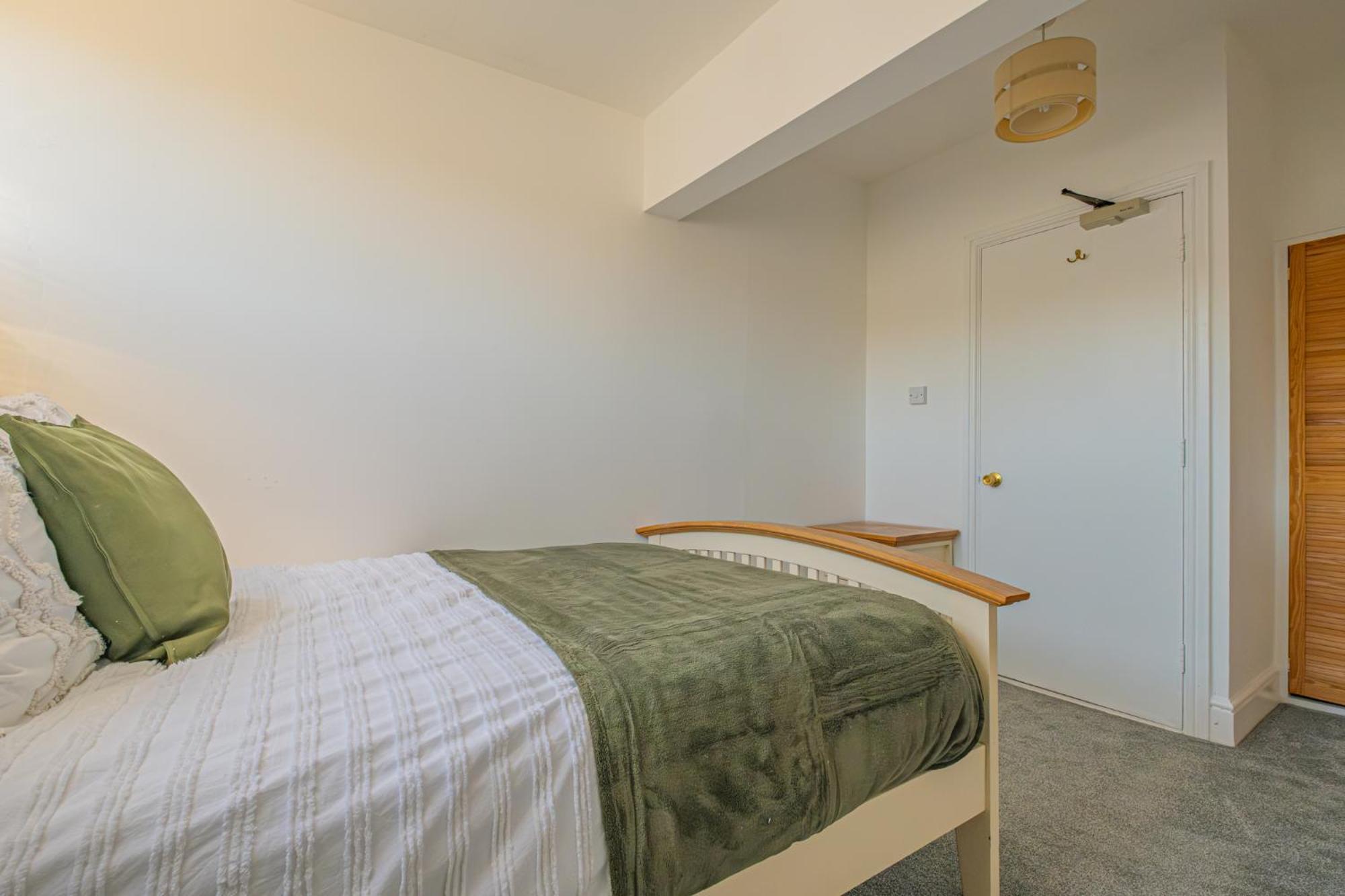 Castleview Coastal Comfort With 2 Parking Spaces Oystermouth Екстериор снимка