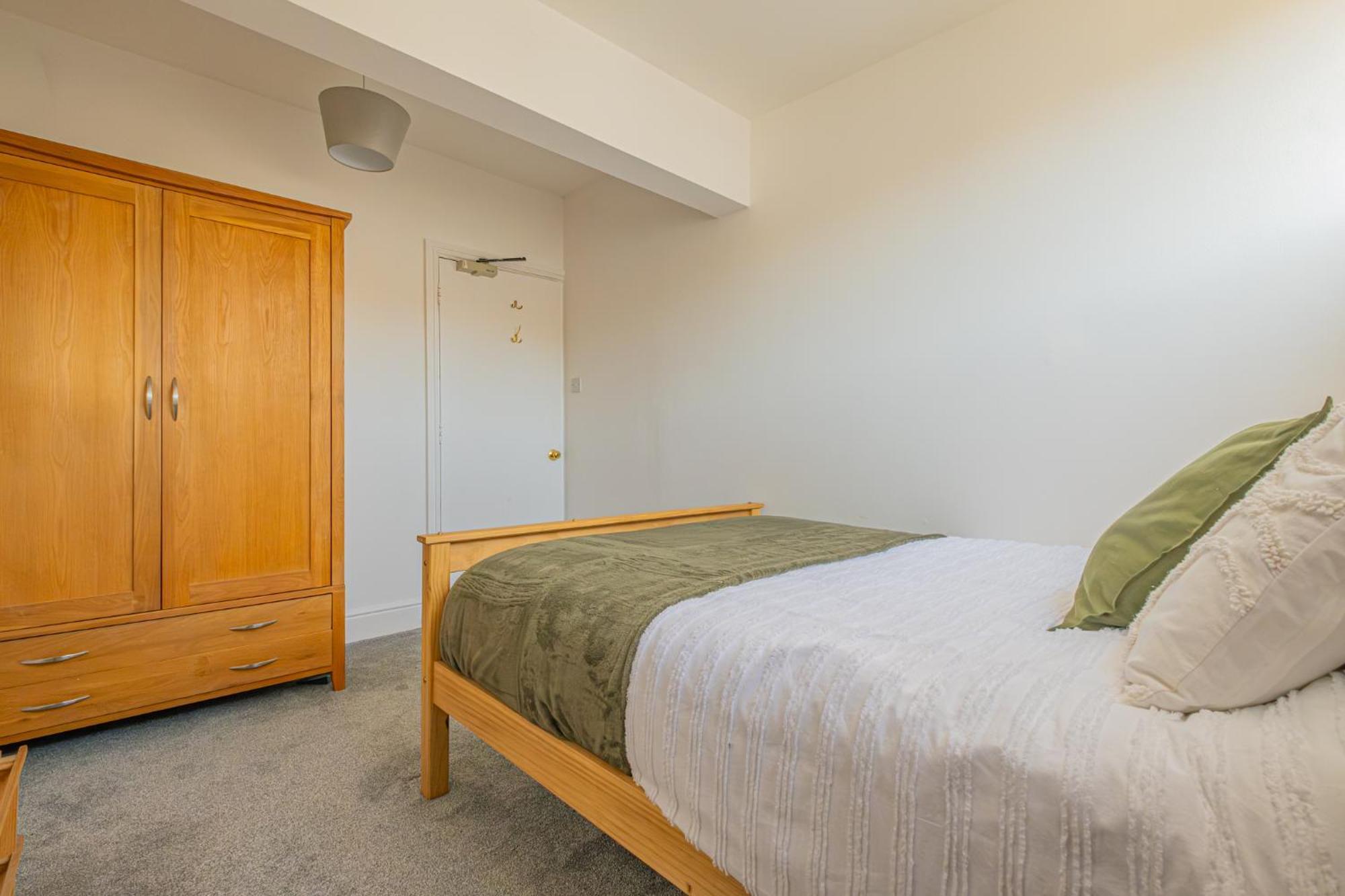 Castleview Coastal Comfort With 2 Parking Spaces Oystermouth Екстериор снимка