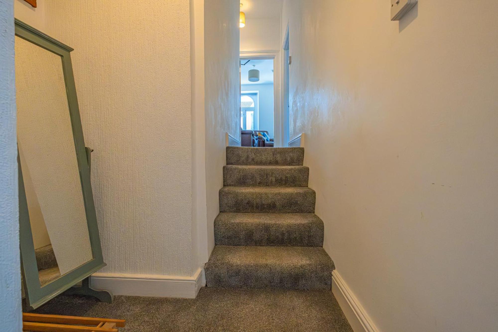 Castleview Coastal Comfort With 2 Parking Spaces Oystermouth Екстериор снимка