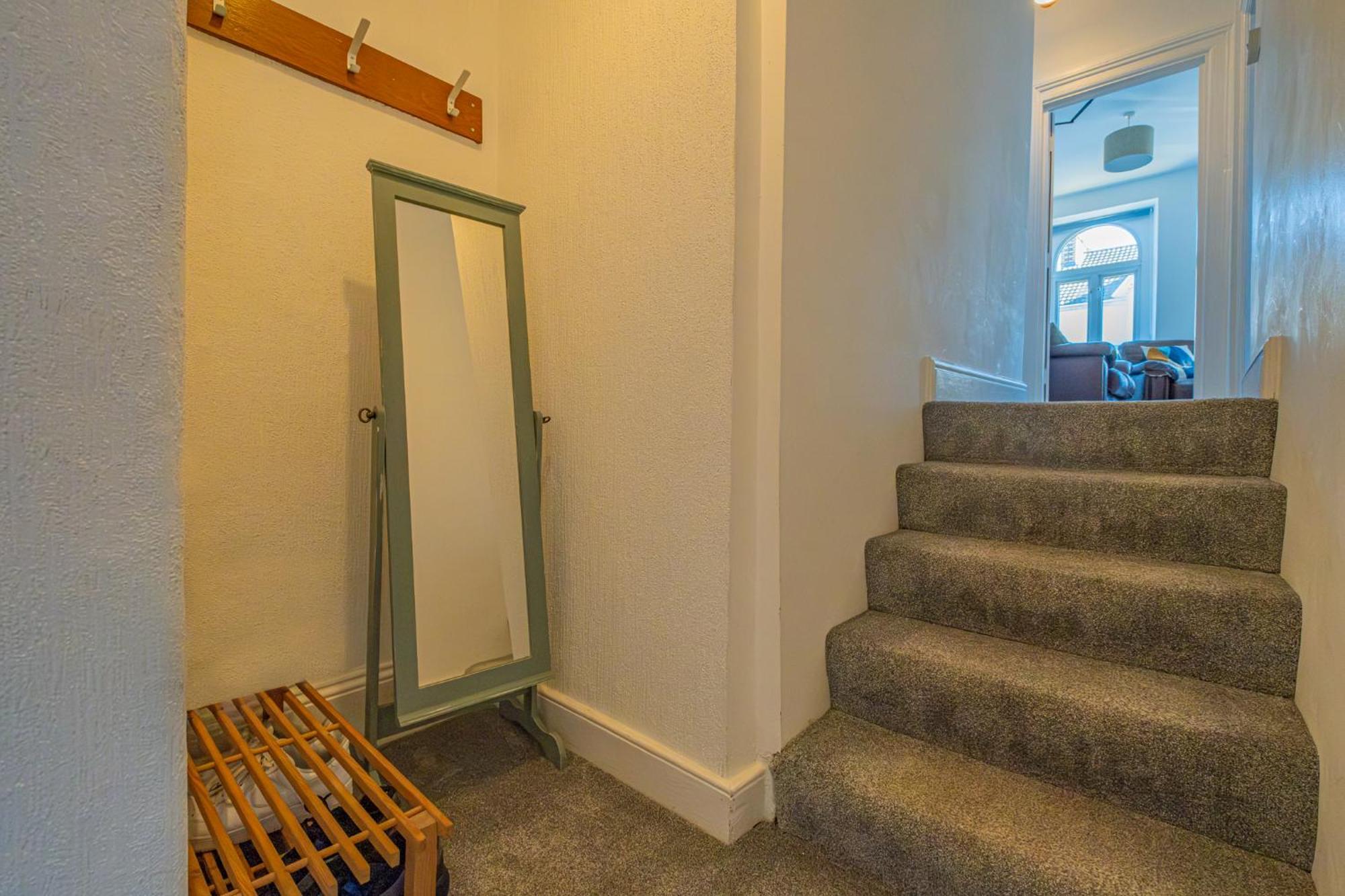 Castleview Coastal Comfort With 2 Parking Spaces Oystermouth Екстериор снимка