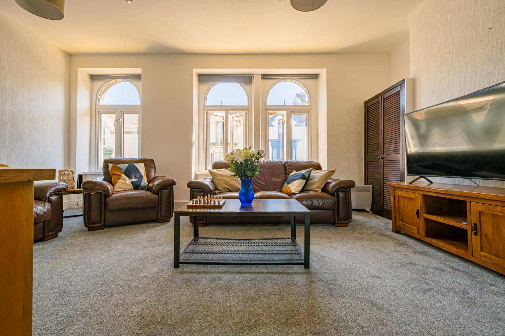 Castleview Coastal Comfort With 2 Parking Spaces Oystermouth Екстериор снимка