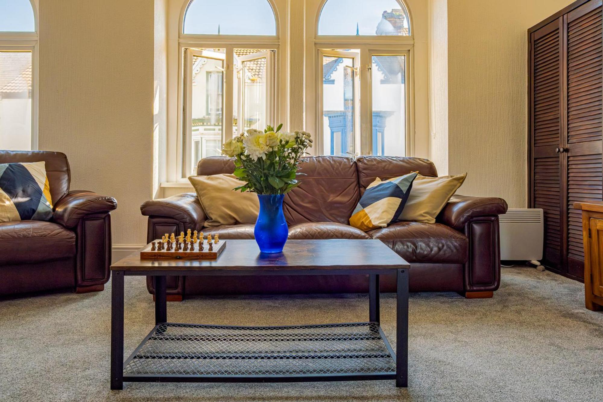 Castleview Coastal Comfort With 2 Parking Spaces Oystermouth Екстериор снимка